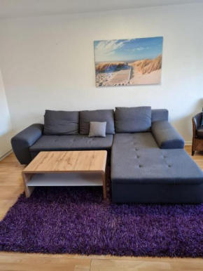 Düsseldorf Delight: Prime Location Near Iconic Landmarks